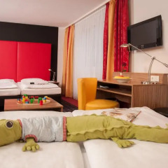 Hotel Senator 4* Стандартный семейный номер с разными типами кроватей фото 9