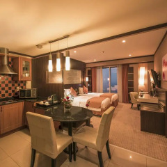 Emirates Grand Hotel 4* Номер Делюкс