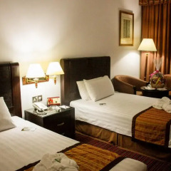 Mayfair Hotel комната для гостей