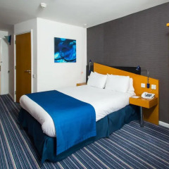 Отель Holiday Inn Express East 4* Стандартный номер фото 2