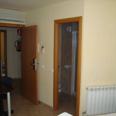 Отель Hostal Sant Sadurní Стандартный номер с двуспальной кроватью фото 6