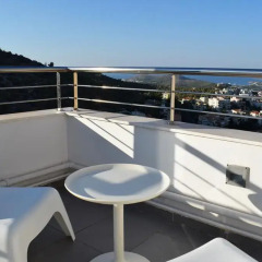 Отель Panorama Penthouse & Studios балкон