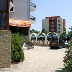 Onufri Hotel парковка