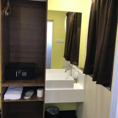 Golden Royal Hotel 3* Номер Делюкс с двуспальной кроватью фото 12