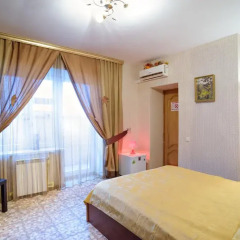 Гостиница 12 Месяцев 3* Стандартный семейный номер разные типы кроватей фото 14