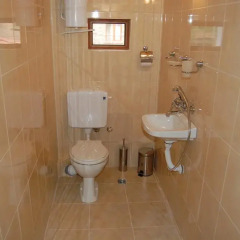 Отель A I Pak Doidoh Houses Болгария, Боженци - отзывы, цены и фото номеров - забронировать отель A I Pak Doidoh Houses онлайн ванная