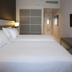 AC Hotel Colón Valencia by Marriott 4* Стандартный номер с различными типами кроватей фото 4