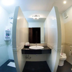 Отель Tropica Bungalow Resort 3* Семейный номер Делюкс с различными типами кроватей фото 10