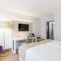 Отель NH Collection Berlin Mitte Am Checkpoint Charlie 4* Улучшенный номер с разными типами кроватей фото 12