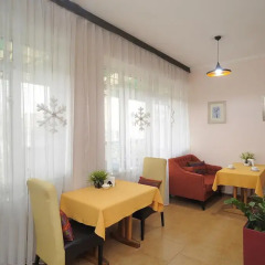 Отель Bed & Breakfast Bishkek 2* Кровать в мужском общем номере фото 5
