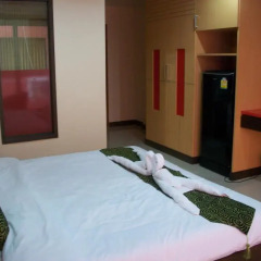 Dengba Hostel Phuket Улучшенный номер с различными типами кроватей фото 3