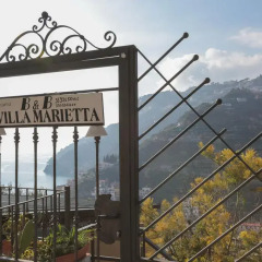 Отель Villa Marietta Минори приотельная территория