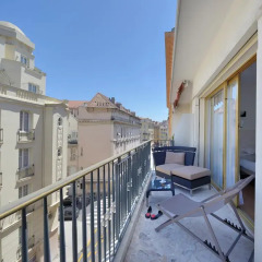 Отель Appartement Rue Grimaldi балкон