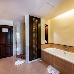 Отель Duangjitt Resort, Phuket Таиланд, Пхукет - 2 отзыва об отеле, цены и фото номеров - забронировать отель Duangjitt Resort, Phuket онлайн ванная фото 2