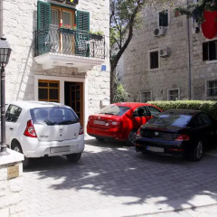 Отель Bed and Breakfast Villa Ana парковка
