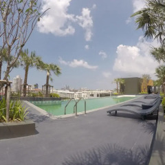 Отель The CHEZZ Metro Life Condo by Room Plus Паттайя спортивное сооружение