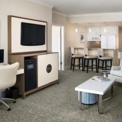 Отель Fontainebleau Miami Beach 4* Люкс с двуспальной кроватью фото 5