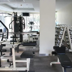 Отель FuramaXclusive Sathorn, Bangkok фитнесс-зал фото 2