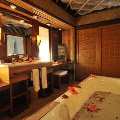 Отель InterContinental Le Moana Resort Bora Bora 4* Бунгало с различными типами кроватей фото 3