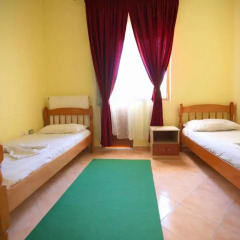 Отель My Home Guest House 3* Стандартный номер с 2 отдельными кроватями (общая ванная комната) фото 2