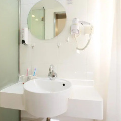 Отель Hanting Express Hotel Beijing Asian Games Village Китай, Пекин - отзывы, цены и фото номеров - забронировать отель Hanting Express Hotel Beijing Asian Games Village онлайн ванная фото 2