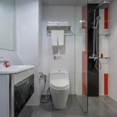 Отель At Patong 4* Номер Делюкс фото 28