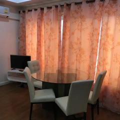 Отель Baan Somprasong Condominium удобства в номере