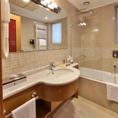 Отель Atahotel The One 4* Улучшенный номер фото 3