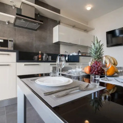 Апартаменты 12th Floor Apartments в номере