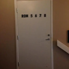 Отель Osterøy Minihotell сейф в номере