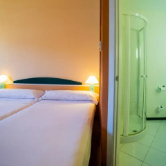 Hotel Iris 2* Стандартный номер с разными типами кроватей фото 4