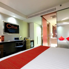 Отель Citrus Sukhumvit 13 by Compass Hospitality 3* Улучшенный номер с различными типами кроватей фото 6