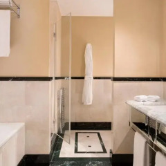 Отель The Westin Palace 5* Классический номер с двуспальной кроватью
