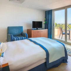 Отель Cleopatra Luxury Resort Makadi Bay 5* Стандартный семейный номер с различными типами кроватей фото 2