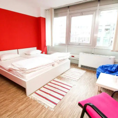 Downtown Central Hostel Стандартный номер с 2 отдельными кроватями (общая ванная комната)