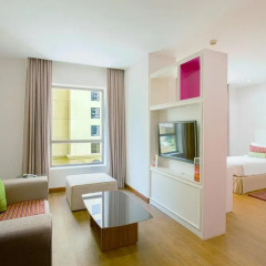 Ramada Hotel & Suites by Wyndham JBR 4* Номер Делюкс фото 12