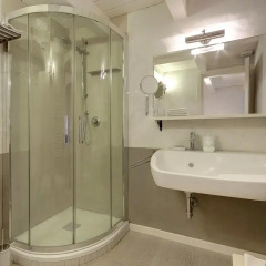 Отель LM Suite Spagna 3* Стандартный номер с двуспальной кроватью фото 31