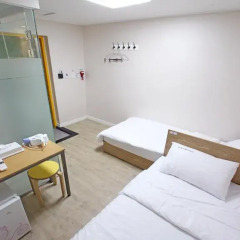 Starria Hostel Стандартный номер с 2 отдельными кроватями фото 8
