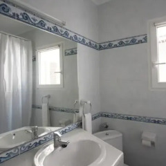 Отель Santa Llucia Apartaments Испания, Курорт Росес - отзывы, цены и фото номеров - забронировать отель Santa Llucia Apartaments онлайн ванная
