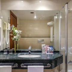 Отель Occidental Granada 4* Стандартный семейный номер с различными типами кроватей