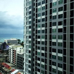 Отель The Base Pattaya by Smart Delight Паттайя балкон
