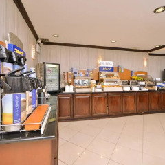 Отель Holiday Inn Express Kennedy Airport США, Нью-Йорк - 2 отзыва об отеле, цены и фото номеров - забронировать отель Holiday Inn Express Kennedy Airport онлайн питание фото 3