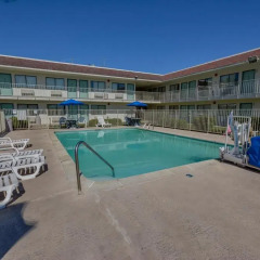 Отель Motel 6 Meridian Mississippi бассейн фото 3
