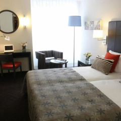 Отель Metropolitan Suites 4* Улучшенный номер фото 4