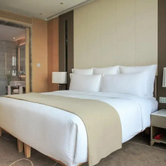 Отель Langham Place Guangzhou Семейный люкс с двуспальной кроватью фото 3
