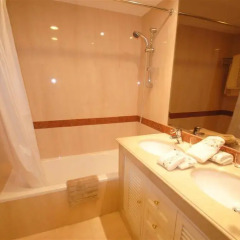 Отель Livescape Guadalpin Marbella ванная фото 2