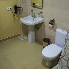 2x2 Cinema-Bar Hotel & Tours ванная фото 2