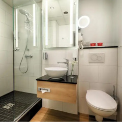 Отель Leonardo Hotel Munich City North Германия, Мюнхен - 2 отзыва об отеле, цены и фото номеров - забронировать отель Leonardo Hotel Munich City North онлайн ванная фото 2