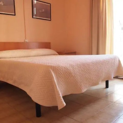 Отель Hostal Delfos Стандартный номер с двуспальной кроватью фото 7