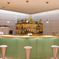 Hotel Tiffany Milano Треццано-суль-Навиглио гостиничный бар